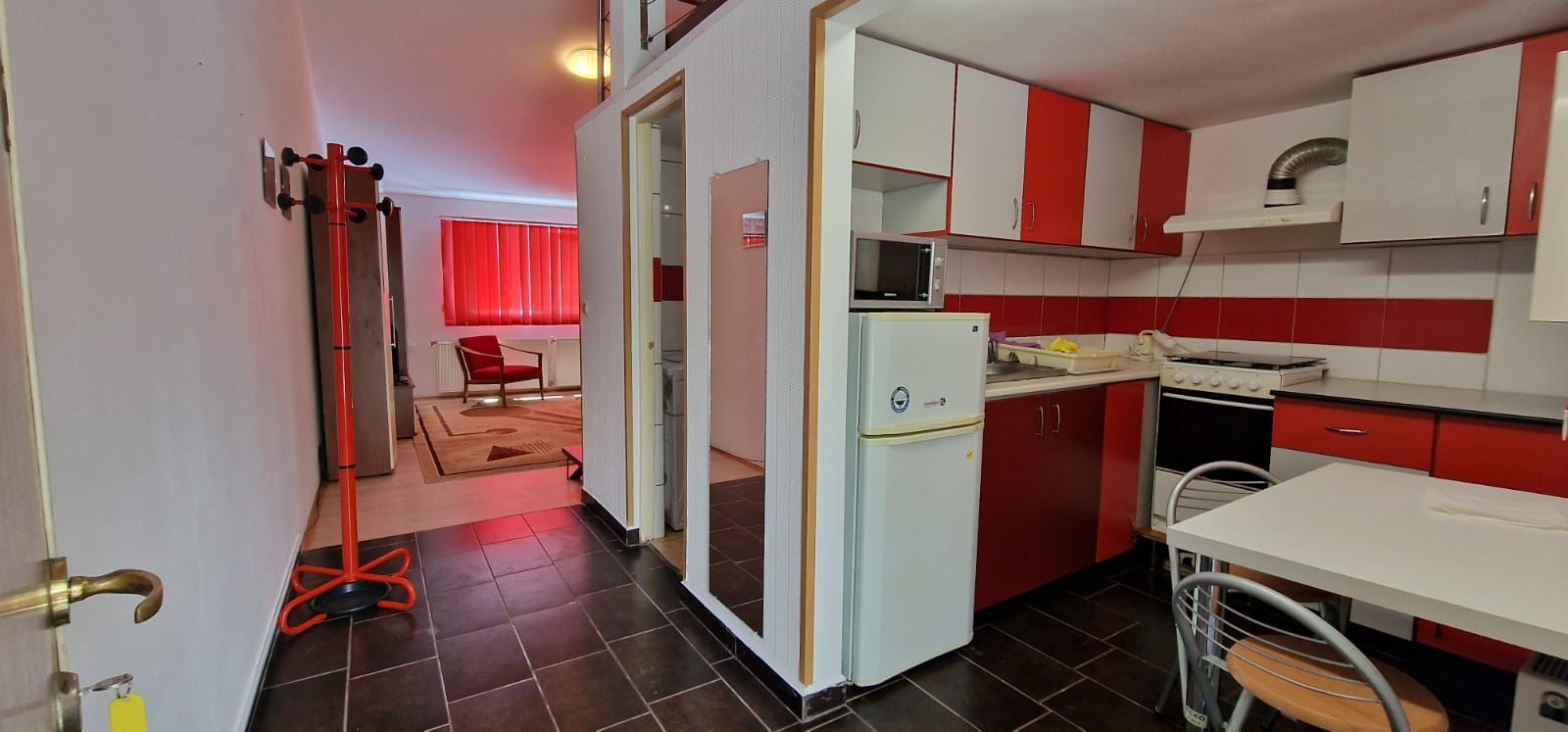 Apartament renovat cu o camera pe 2 nivele | Curte | Parcare | Grigorescu - Poză 11