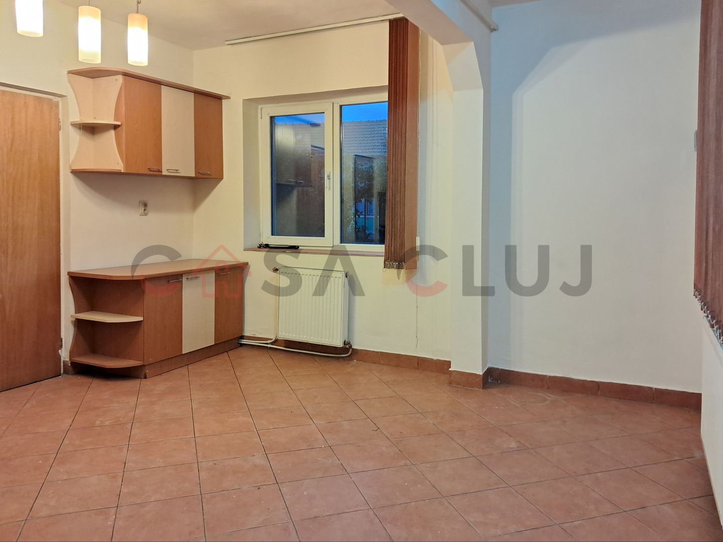 Casă calcan, Curte,  grădină, Iris!! - Poză 4