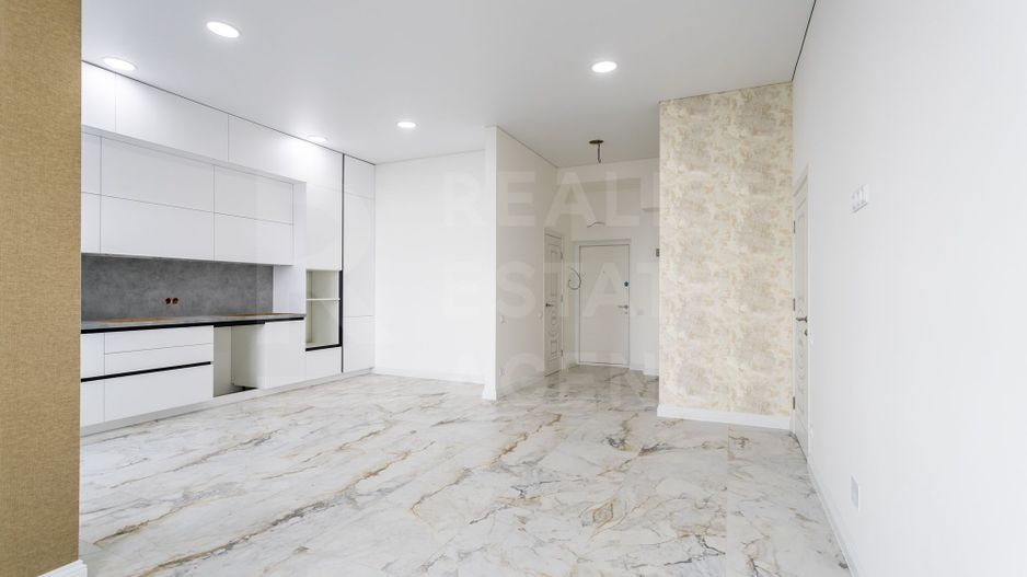 Vânzare, apartament cu 2 camere în Complexul Oasis - Poză 1