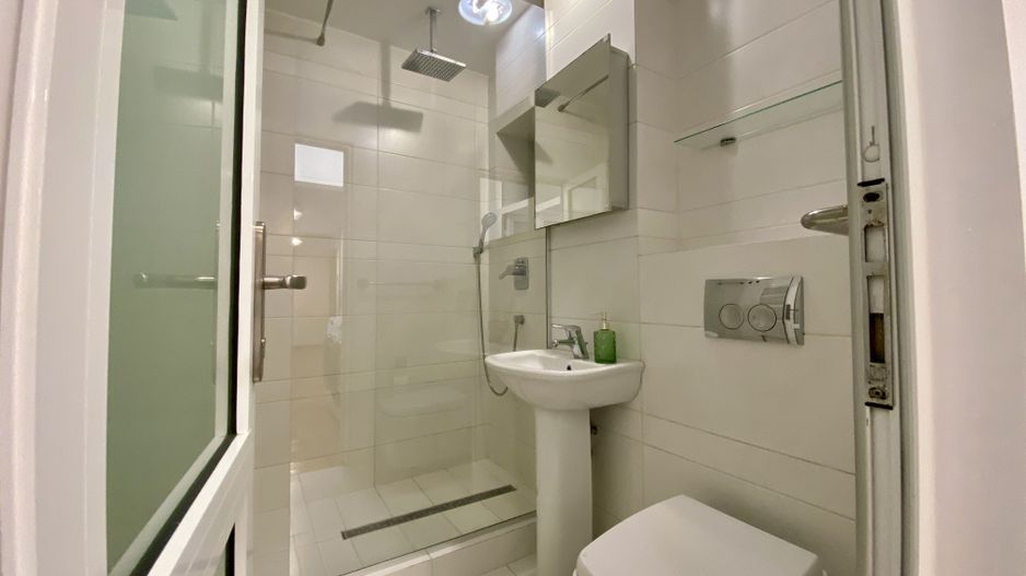 Apartament cu 3 camere in Centrul Civic - Poză 18