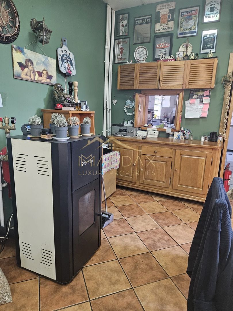 Pensiune 10 camere cu restaurant // teren 900 mp // Moieciu de Jos - Poză 51