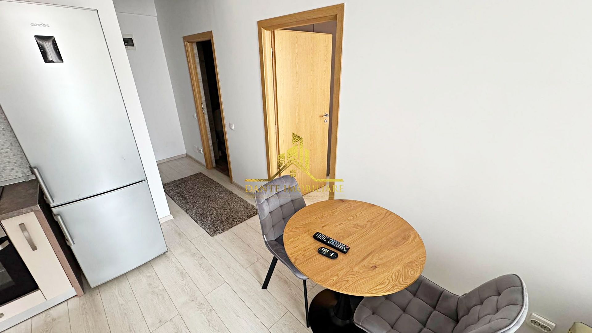 2 camere, modern, bloc nou, balcon, parcare, Centru, str Traian - Poză 5