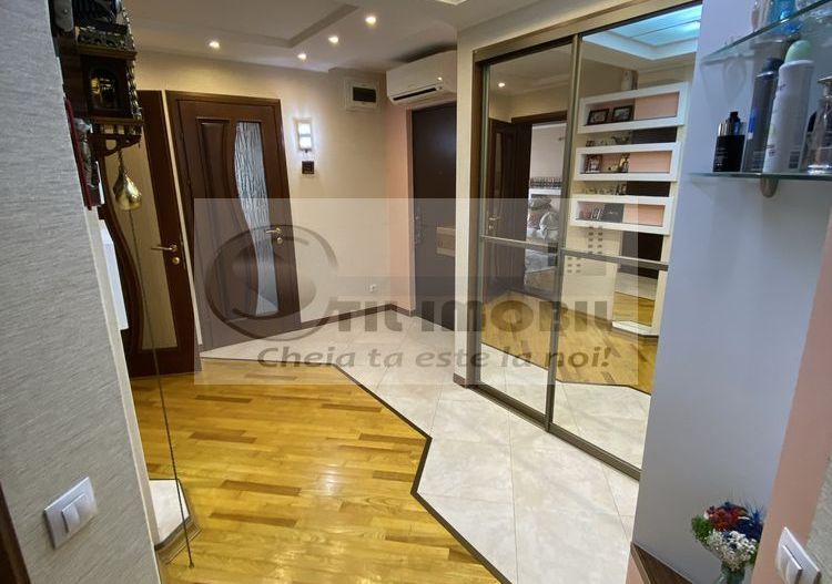 Apartament 3 camere decomandate, 72 mp Poitiers 141000 euro negociabil - Poză 2