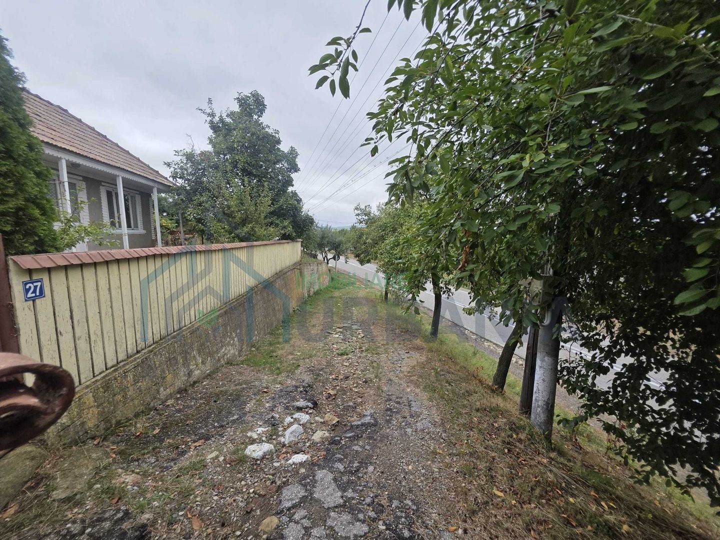 Case tradiționale în Scoposeni, comuna Gorban - 2 locuințe pe teren de 2400 mp - Poză 4