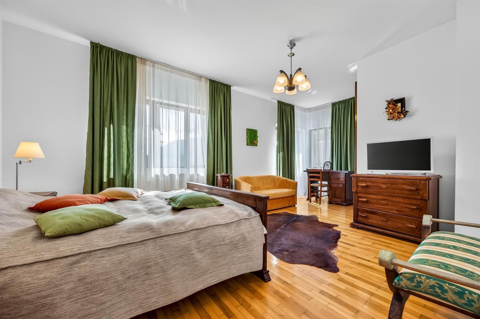 Casa pe 3 niveluri | Terasa cu priveliste | 3 parcari | Pozitie centrala - Poză 25