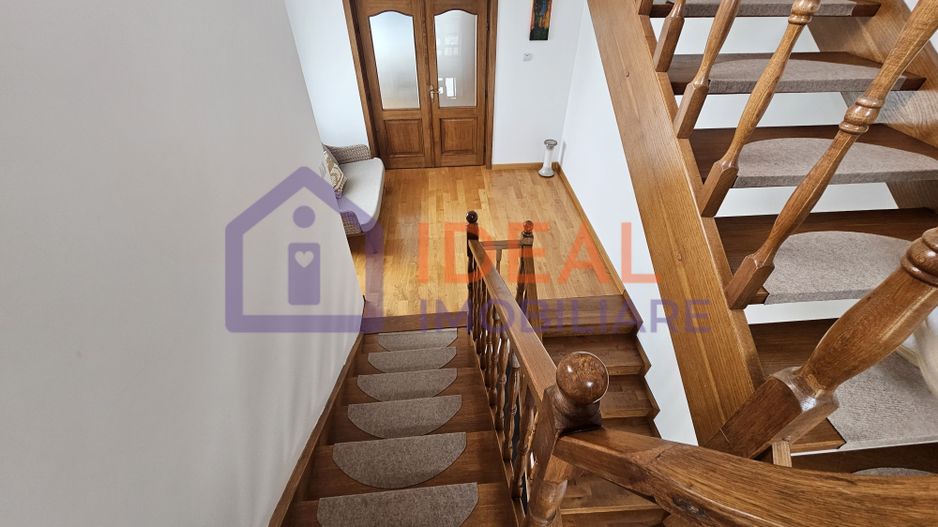 Casă deosebită, cu 5 camere, cu teren de 1132 mp – Cisnădioara - Poză 24