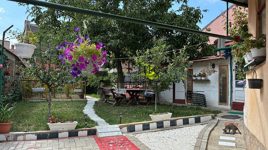 Casa de vanzare cu 411 mp teren ultracentral in Oradea - Poză 2