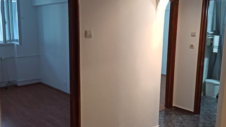 3cam.dec-1baie-disponibil imediat/Bvd Brancoveanu 130-132,sector 4 - Poză 2