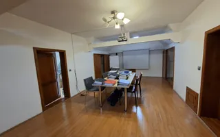 Spatiu birouri casa individuala curte proprie 9 birouri Selimbar - Poză 11