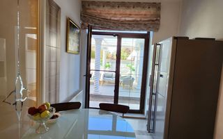 Resedinta exclusivista | Curte generoasa | Erou Iancu Nicolae - Poză 13