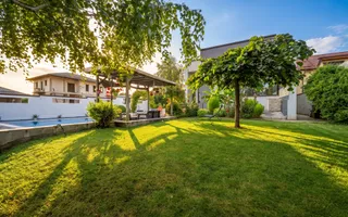 Vilă 342 mp cu piscină și 800 mp teren / 4 dormitoare / Pleașa - Poză 17