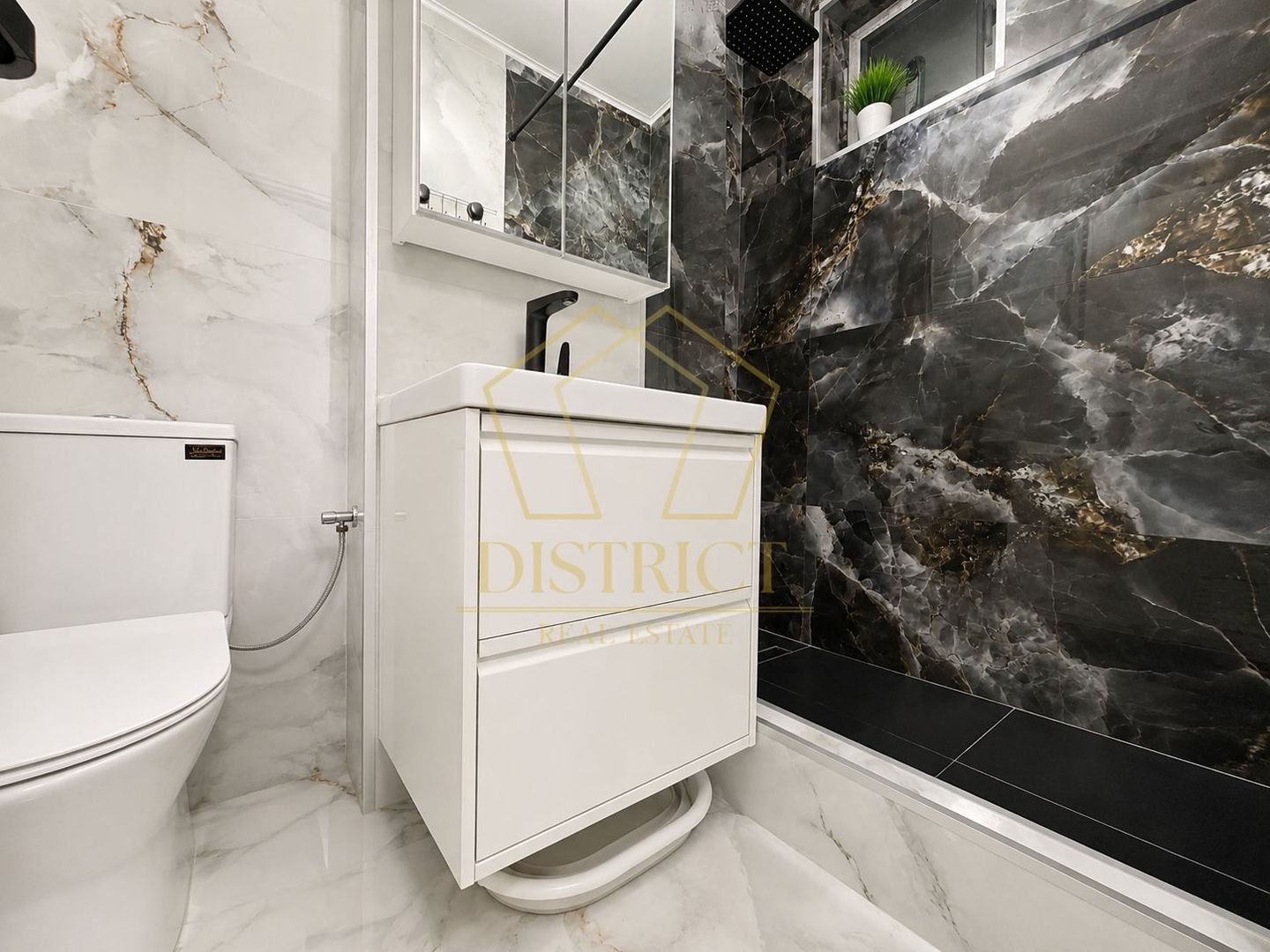 Apartament decomandat cu 3 camere și boxa | Parter | Dâmbovița - Poză 12