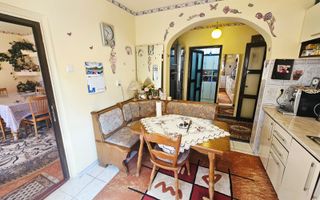 🏡 Casă spațioasă cu 9 camere în Strejnicu – pentru locuință, birouri - Poză 88