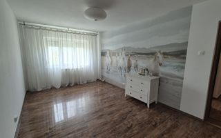 Vanzare apartament 3 camere micro 16 , 60mp, pret 78.000E (negociabil) - Poză 1