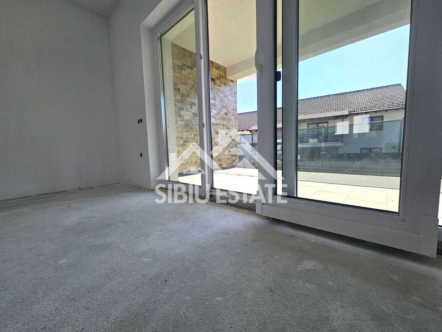 Casa Sibiu, intrare Selimbar, garaj, pivnita, curte mare - Poză 19