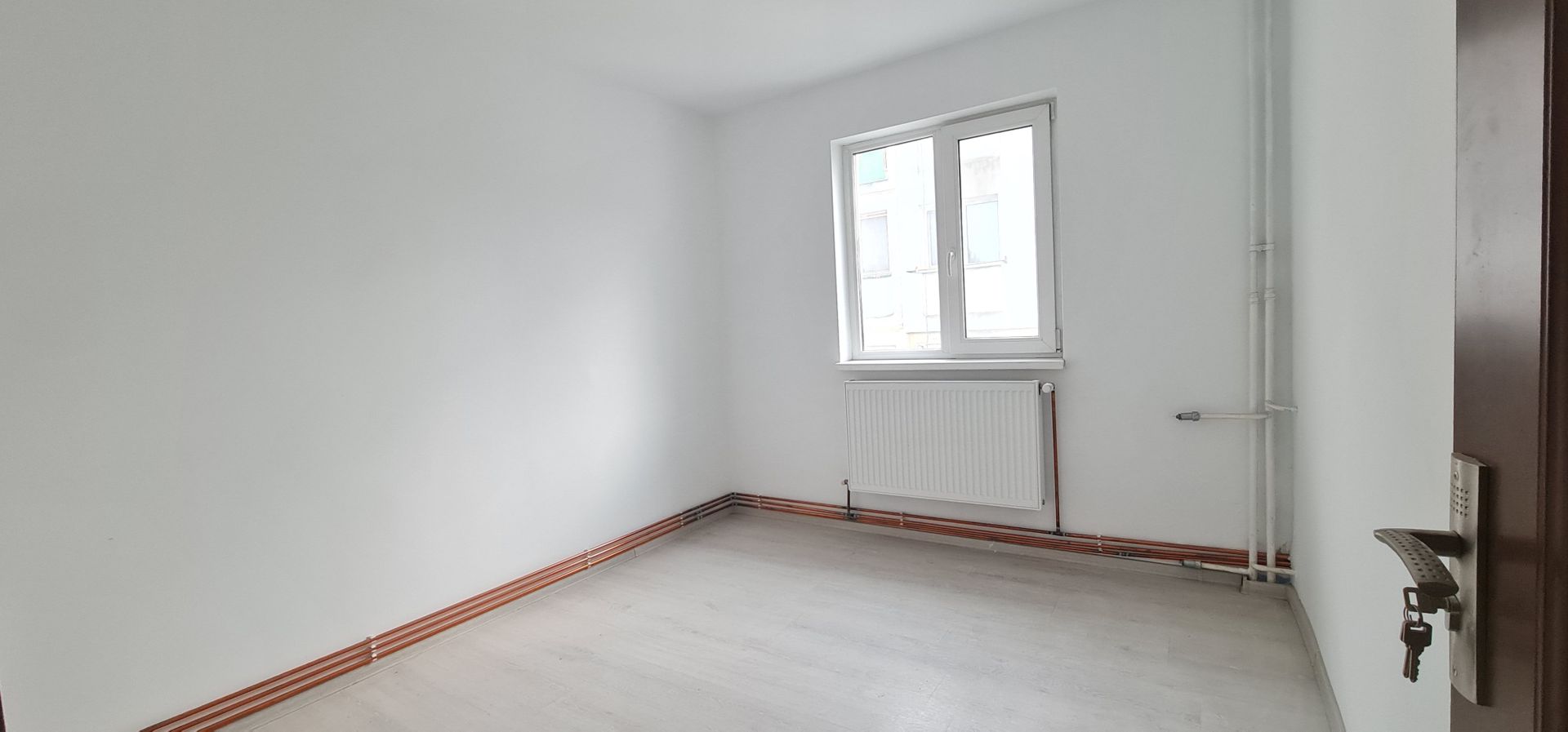 Apartament 2 camere Tractorul - Poză 4