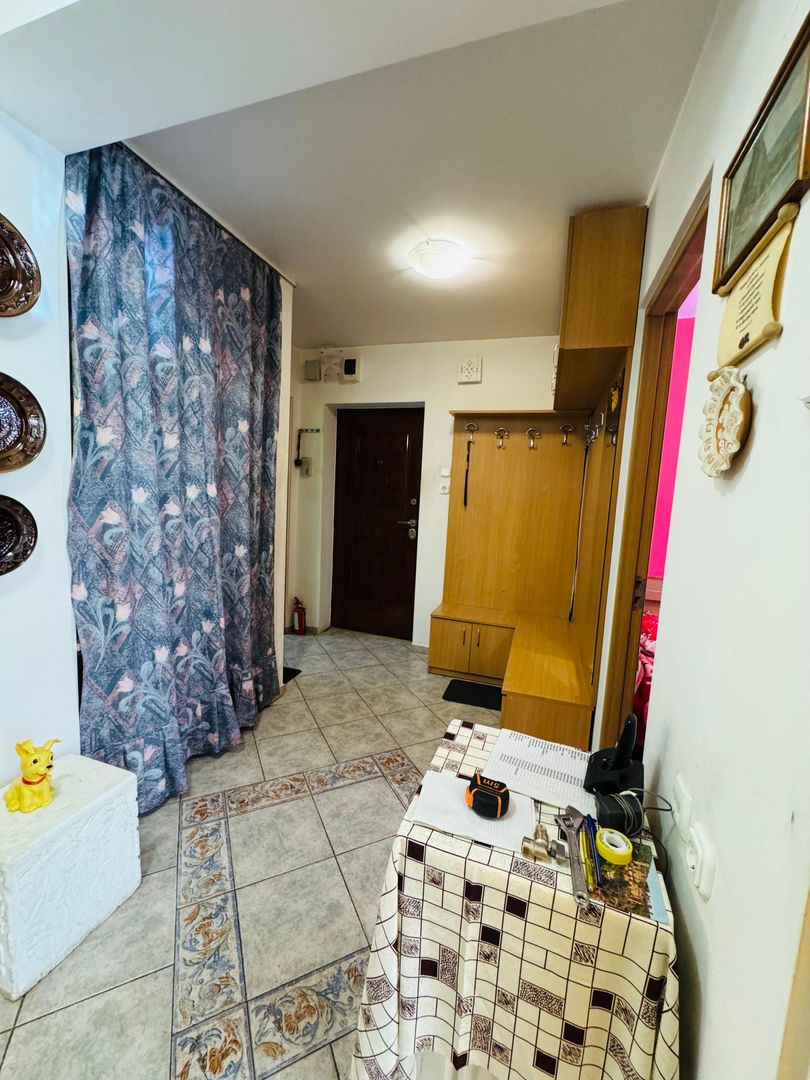 Apartament cu 3 camere pe str. Aluminei langa Liceul Ortodox - Poză 2