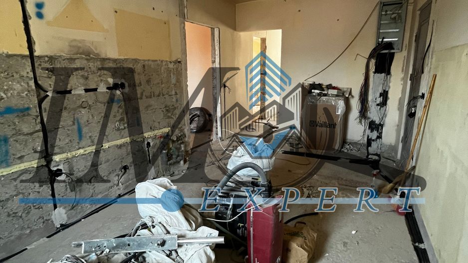 Apartament semi renovat de vânzare in Sebeș - Poză 4