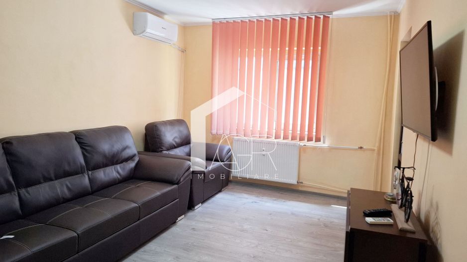 Apartament cu 2 camere, decomandat, zona Republicii - Poză 1