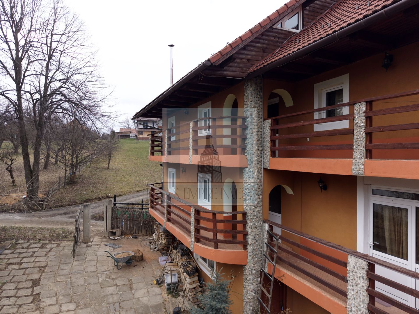 Pensiune 17 camere - zona Bran - Poză 7