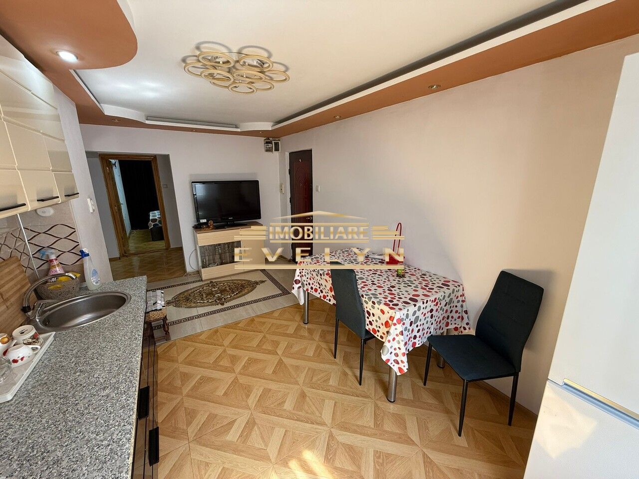 De închiriat apartament 3 camere – zona Săvenilor / Tudor Vladimirescu - Poză 2