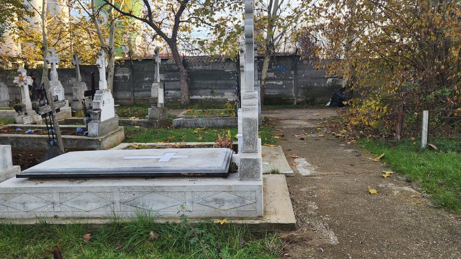 Locuri de veci cimitir Pantelimon II - Poză 3