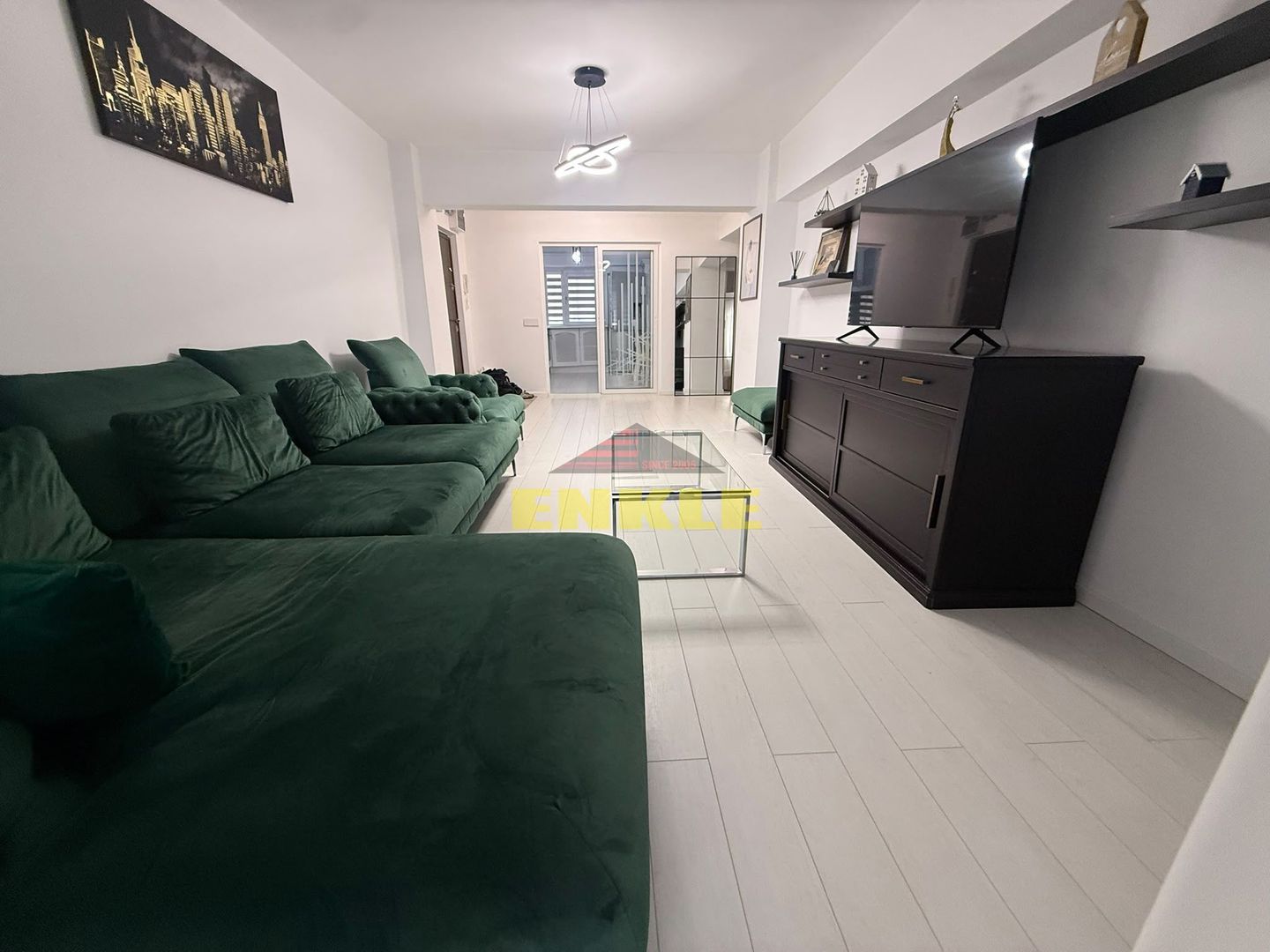 DE ÎNCHIRIAT – APARTAMENT ULTRAMODERN CU 3 CAMERE - Poză 2