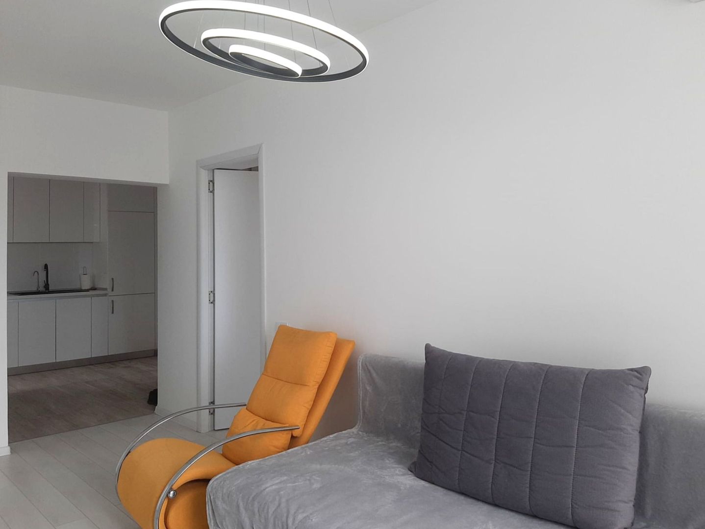 APARTAMENT CARE ÎȚI DĂ SENZAȚIA DE ACASĂ DIN PRIMA SECUNDĂ - Poză 8
