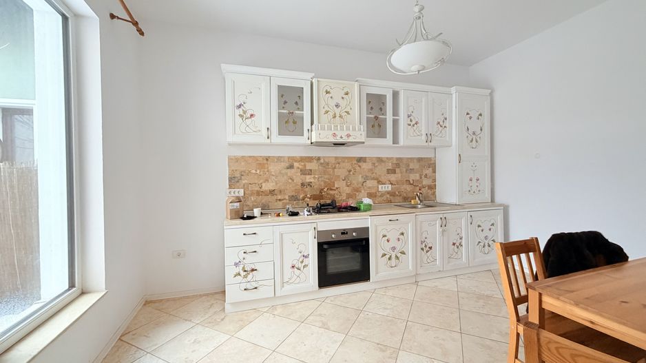 Casă de închiriat la liziera pădurii - Dumbrăvița - Poză 21