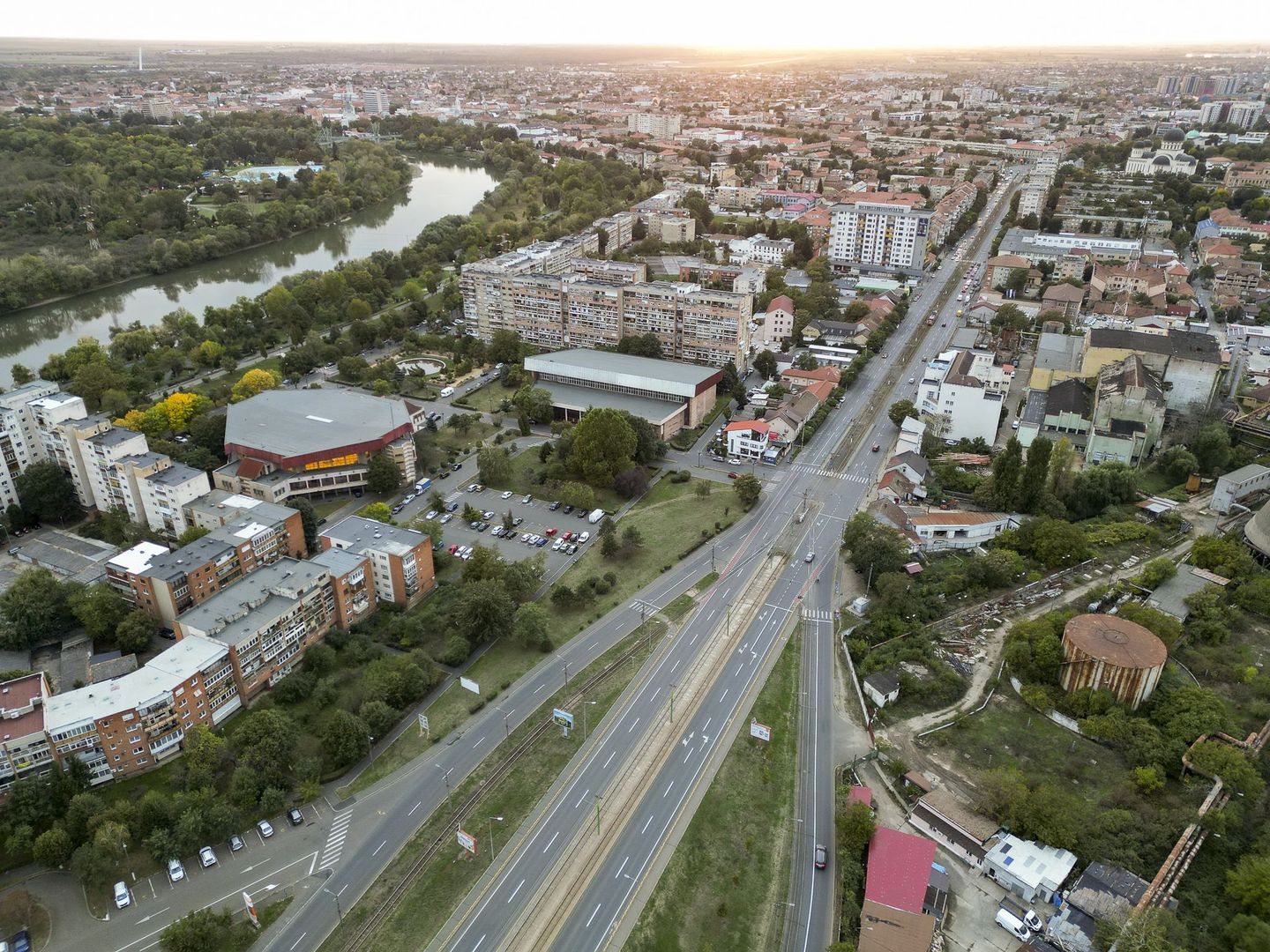 Calea Iuliu Maniu, urbanism P+2+M POT 65% CUT 1.25 - Poză 4