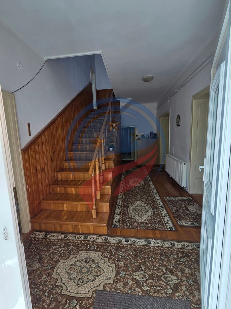 Casă tip duplex de vânzare – 217 mp, teren 897 mp, zona centrală Luduș - Poză 4