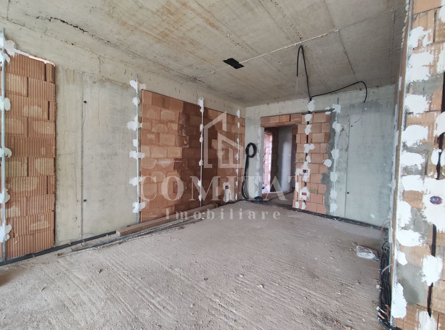 Apartament cu 3 camere | 100 mp | Europa - Poză 1