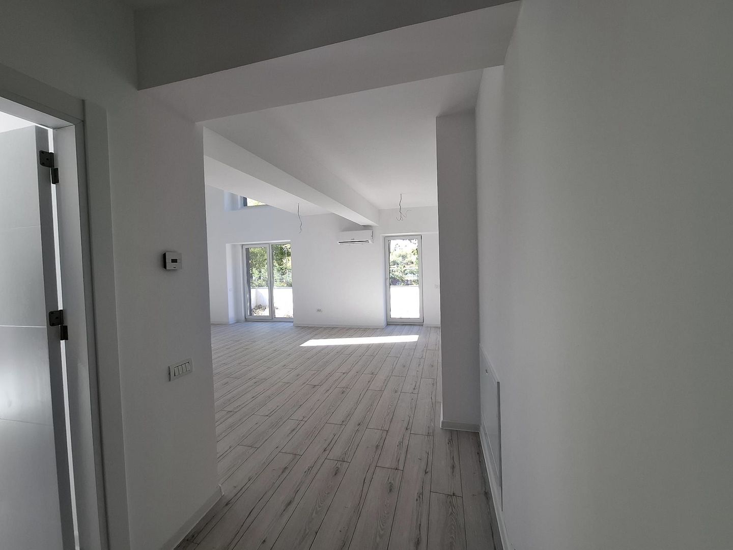 4 camere  Bloc Nou Rezidential Birouri L330 GranVia Lake View - Poză 6