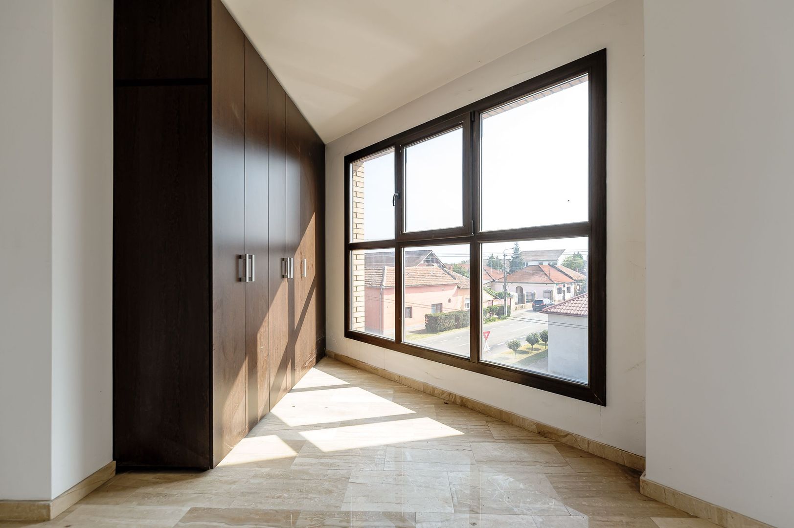 Clădire comercială în zona Grădiște. - Poză 52