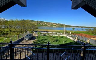 Casa de vanzare pe malul Dunari in Serbia - Poză 1