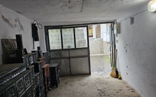 🏡 Casă cu demisol, parter și mansardă – Str. Victoriei, zonă centrală - Poză 12