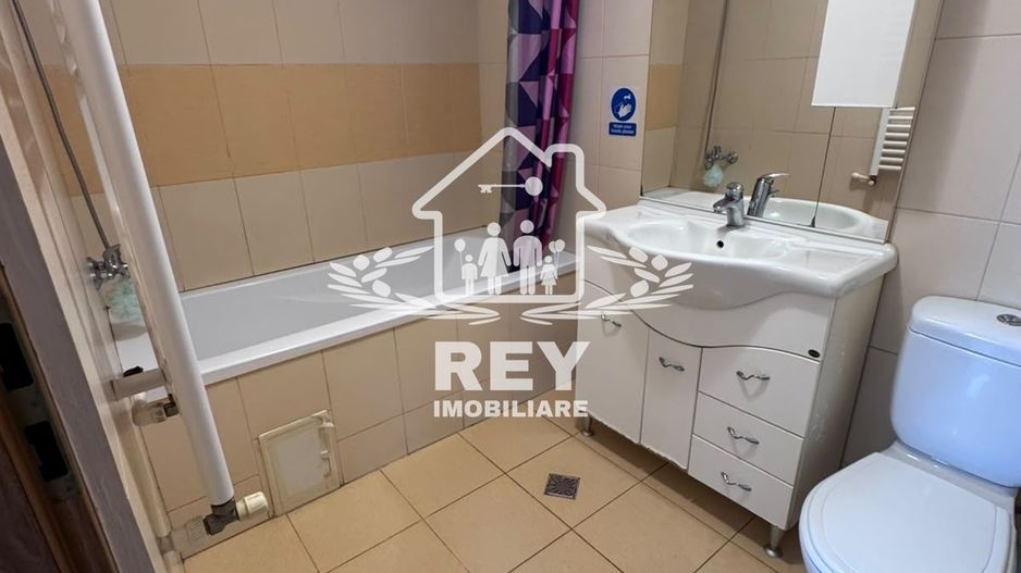 Inchiriez apartament 3 camere, spatios, central, et.5+mansarda - Poză 10