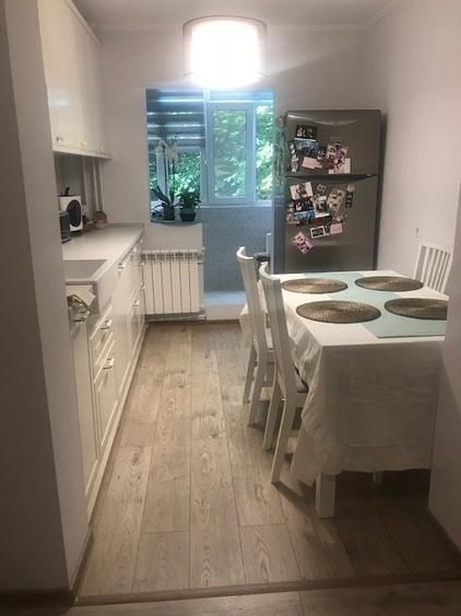 Vanzare Apartament 3 camere, etaj 1, 2 băi, renovat, mobilat, utilat - Sector 5 - Poză 5