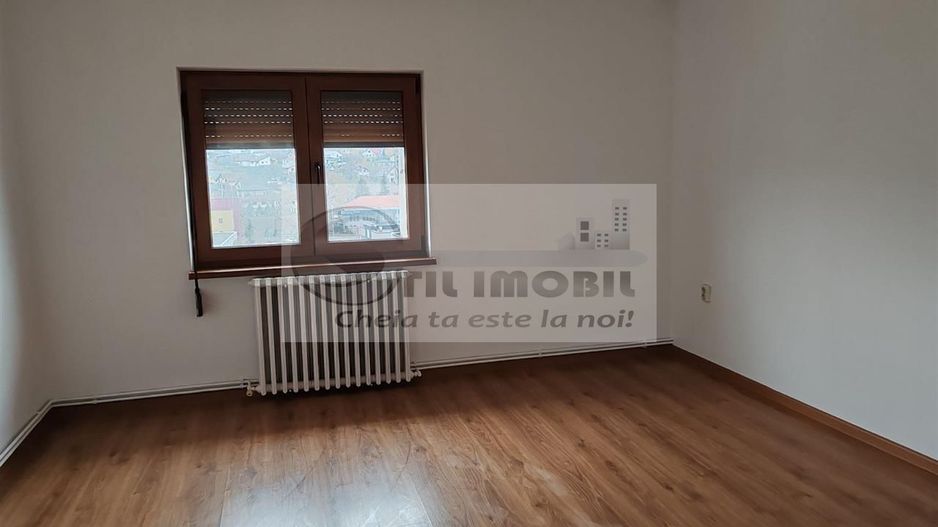 INTABULAT! Ap 3 camere  dec. etaj 1 cu intrare separata Zona Bucium - Poză 8