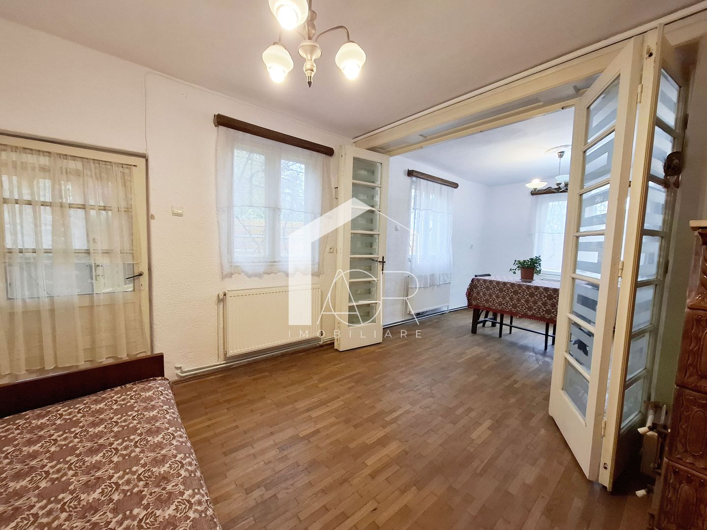 Casa cu 3 camere, zona Mihai Bravu - Poză 3
