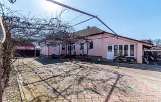 Casa ideală pentru familie: școală la 3 min + anexă pentru bunici