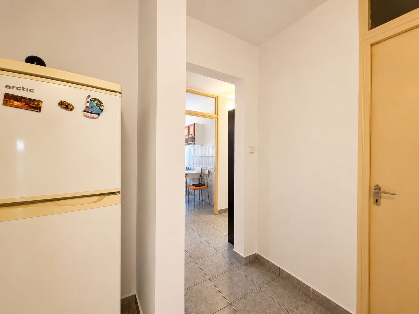 Apartament 3 camere decomandat, zona Alfa, etaj 1, două băi - Poză 11