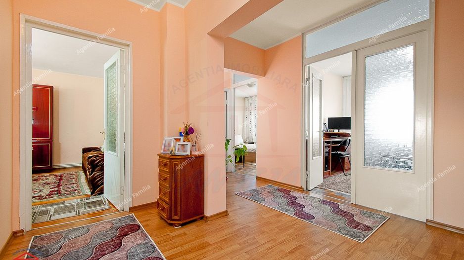 Vand/schimb apartament 4 camere, Micro 17, 98 mp, 120.000 EURO - Poză 10