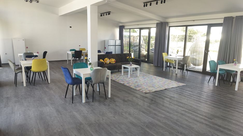 Pensiune 600 mp an 2023 si casa 130 mp teren 4600 mp zona V. Avrigului - Poză 12