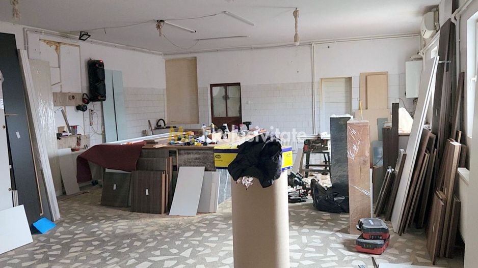 Vila 290mp + 4 spatii comerciale/chiriasi /depozitare, teren 1401 mp, acces DN1 - Poză 20