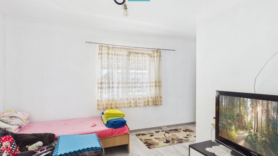 Casă 225 mp cu teren 1.482 mp în Leș - Poză 18