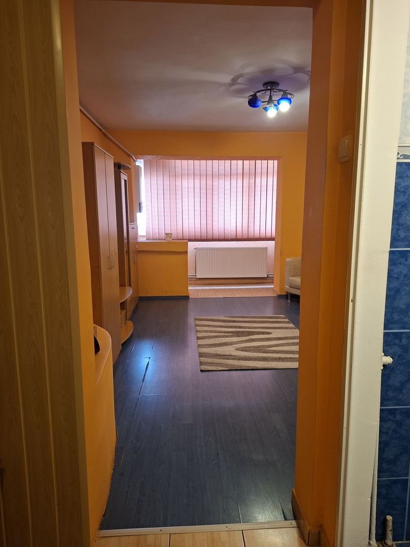 Garsoniera decomandata, pet friendly, centrala proprie, metrou 5 min, mobilata - Poză 3