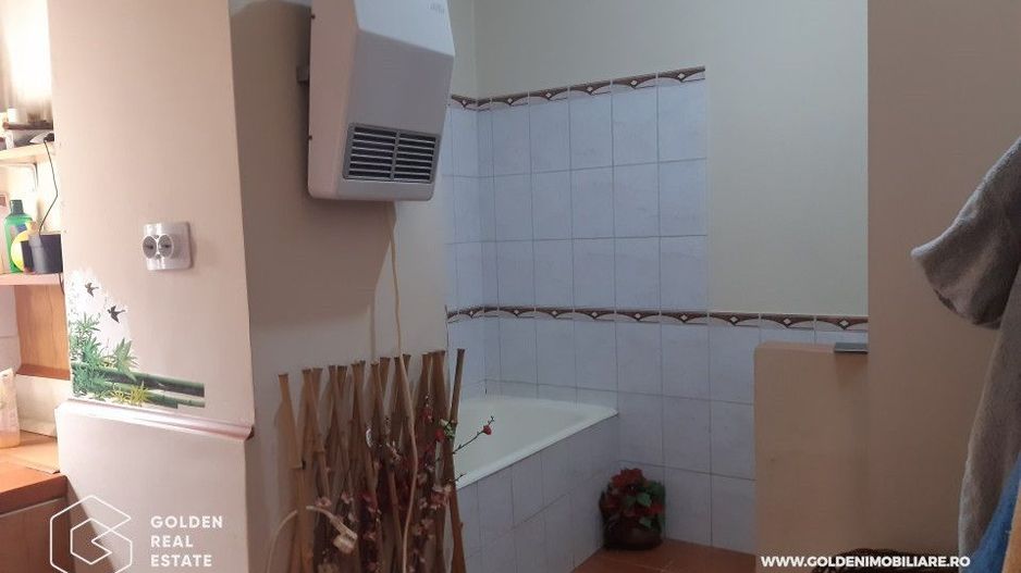 Casa mare, cu 4 apartamente a cate 1, 2, 3 și 4 camere fiecare - Poză 12