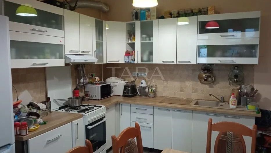 Casă cu 2 camere la curte comuna zona Farmec - Poză 1