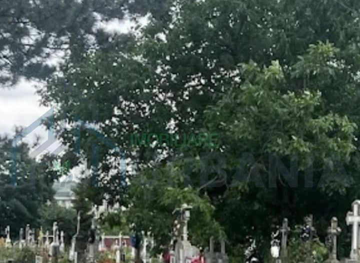 # vand loc de veci Sf treime pacurari loc bine poziționat. - Poză 1